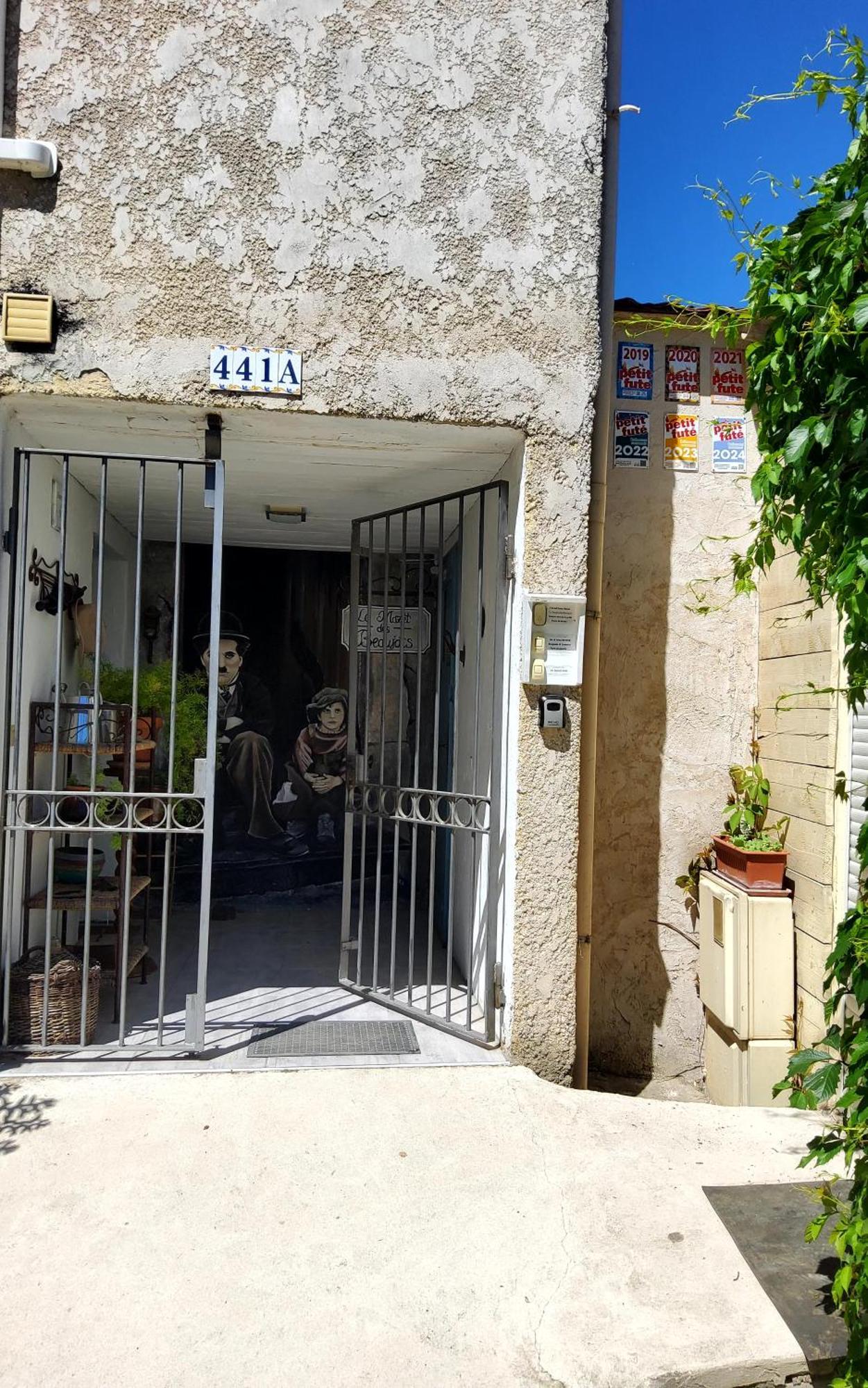Le Mazet Des Beaujots Hotel Monteux Exterior photo
